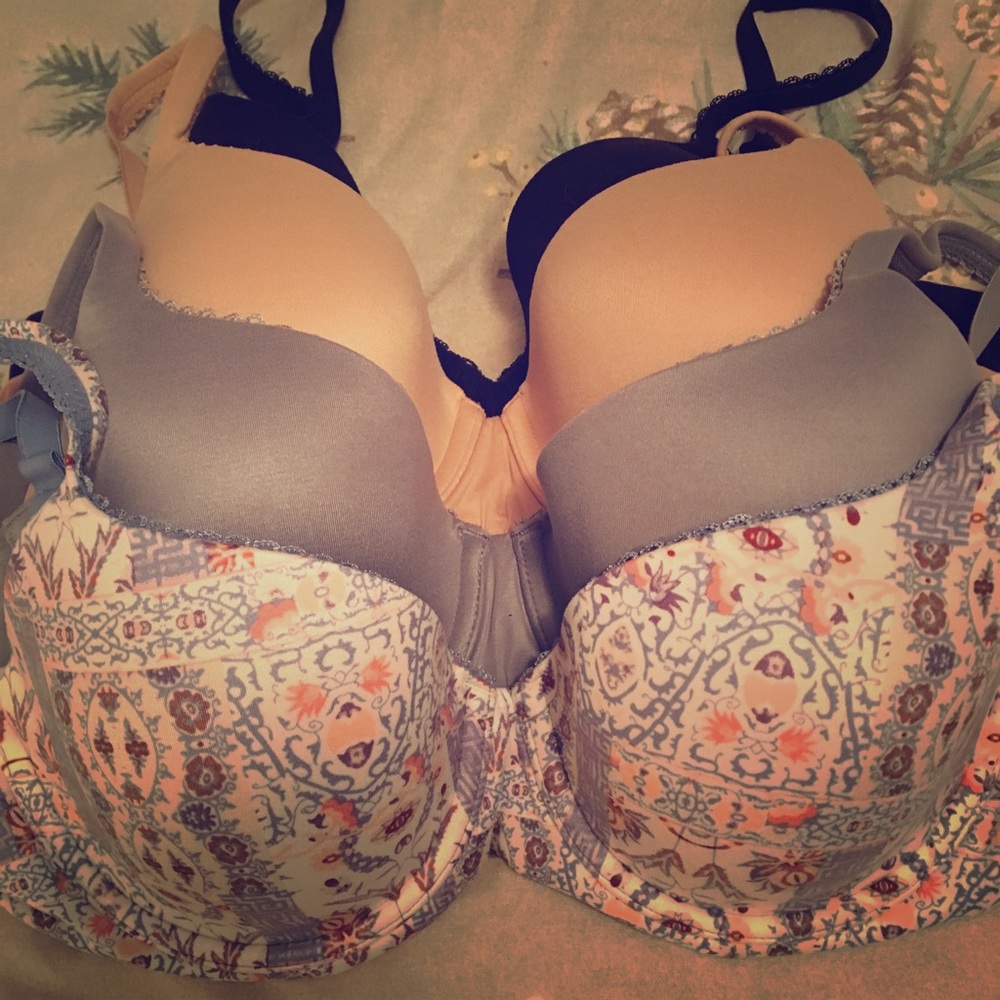 VS Body By Victoria bras